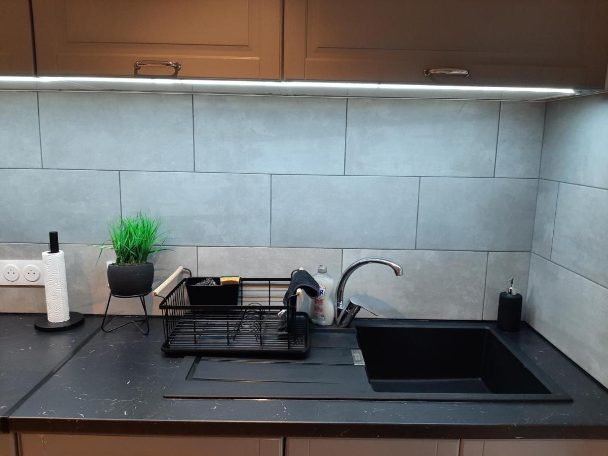 Logement Confortable Dans Residence Privee A Amplepuis Exterior foto
